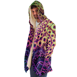 Between Beyonds | Cloak | Makroverset