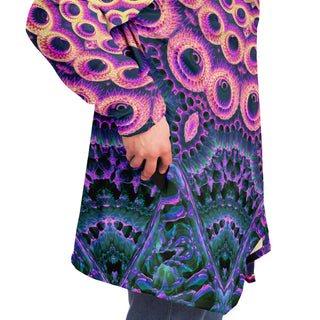 Between Beyonds | Cloak | Makroverset