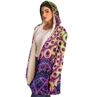 Between Beyonds | Cloak | Makroverset