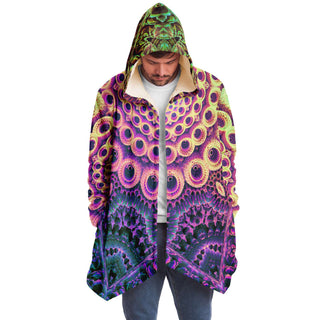 Between Beyonds | Cloak | Makroverset