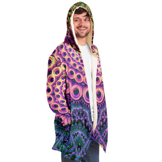 Between Beyonds | Cloak | Makroverset