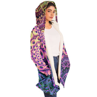 Between Beyonds | Cloak | Makroverset