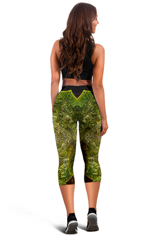 RÃ | Womens Capris by Cosmic Shiva